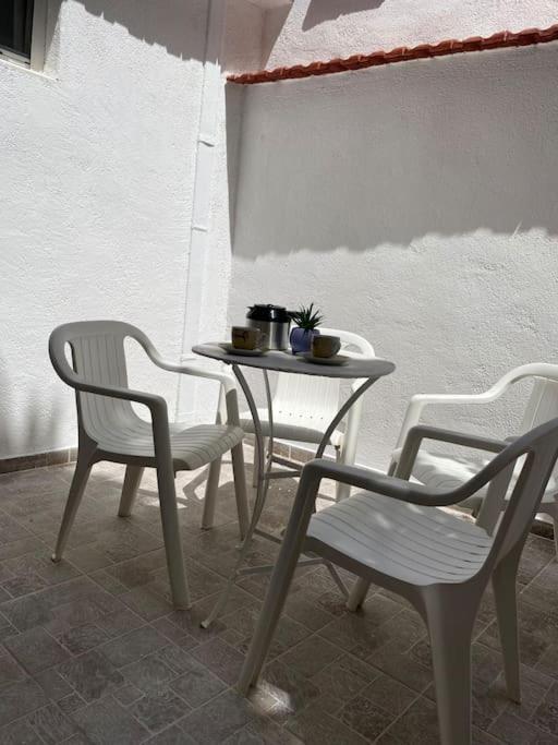 Modern 2Br Near Centre -5Min Wlk Appartement Patras Buitenkant foto